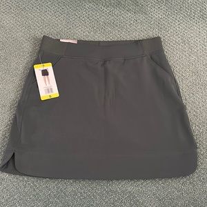 32 degree cool smoke gray skort size small NWT